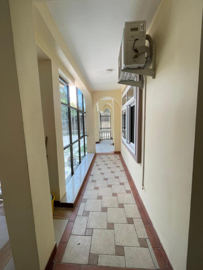 Moments Park Motel Dar es Salaam Exterior photo